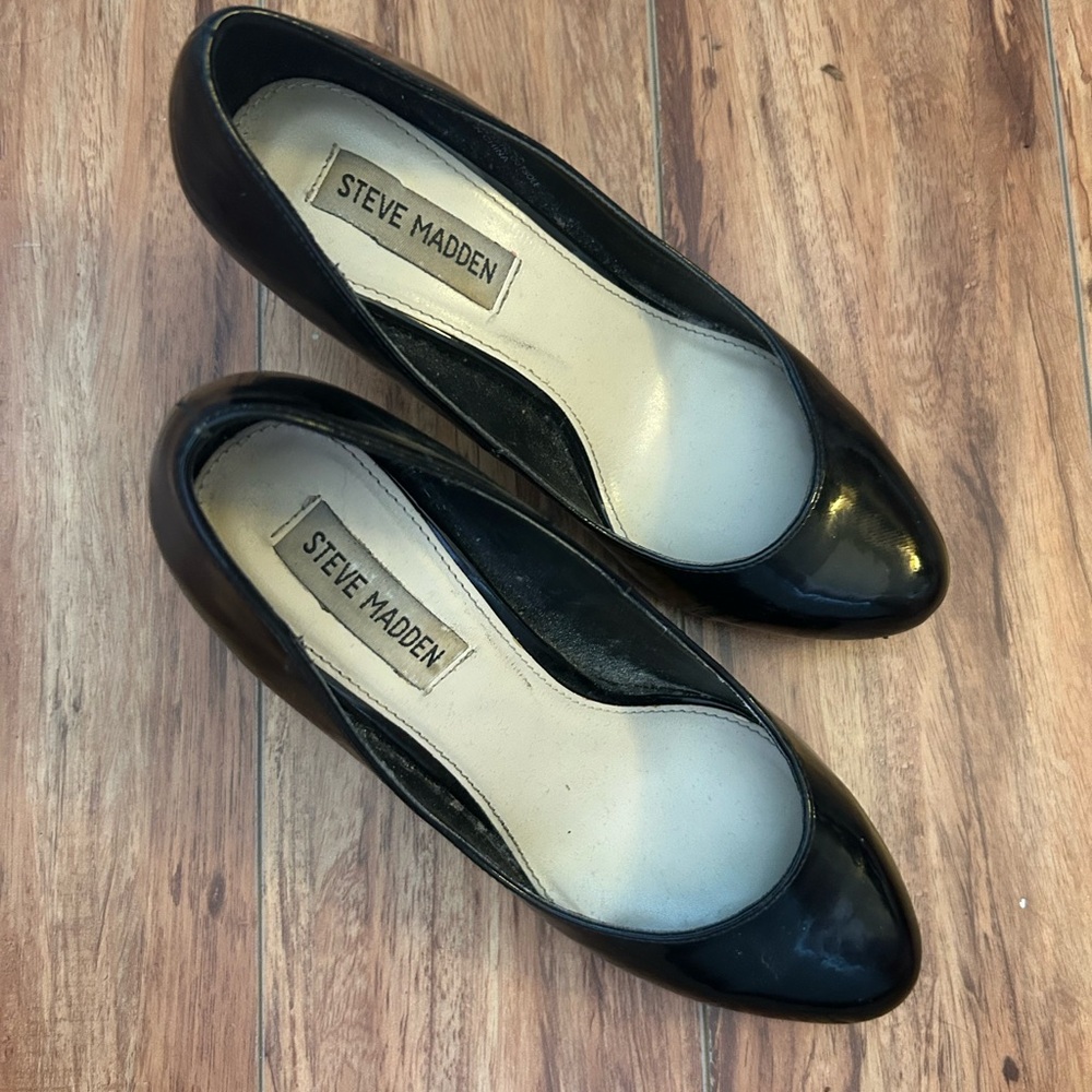 Steve Madden Classic Black Patent Heels